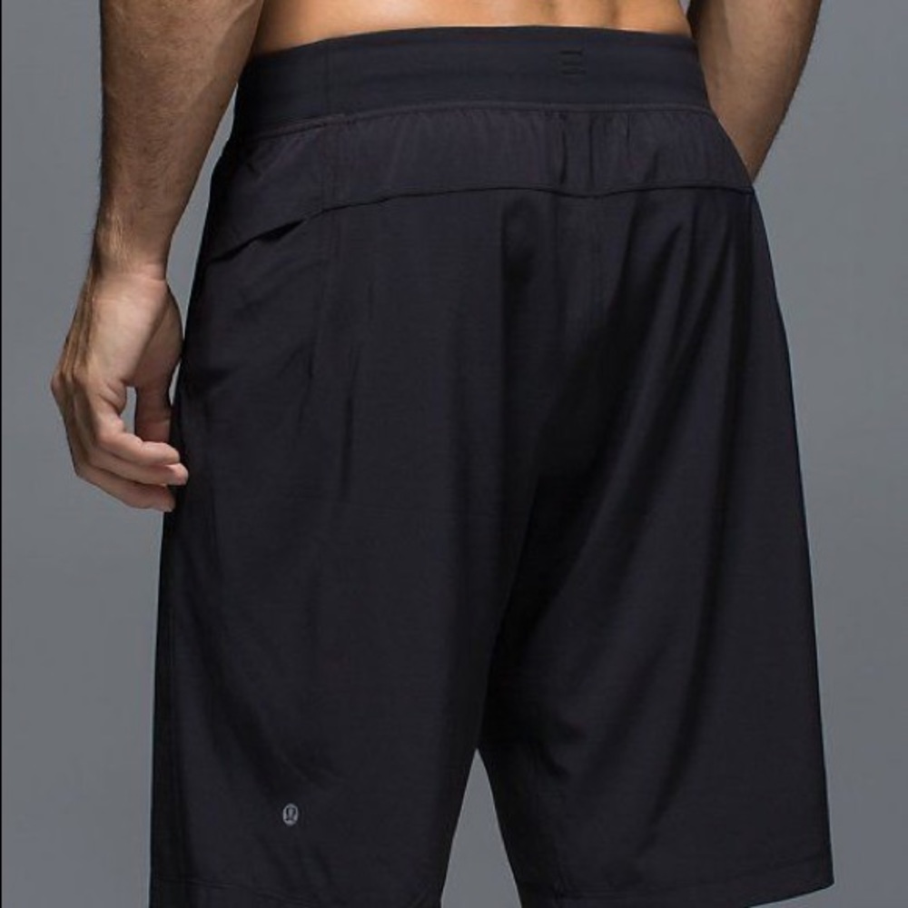 Lululemon - Men’s core workout athletic shorts 11”
